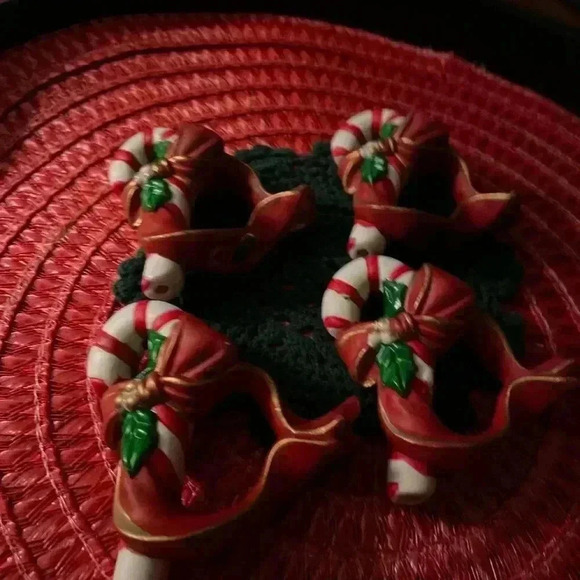 Christmas candy cane napkins holders set of 4 . Red ,white ,green .3 “ in height - Picture 1 of 8